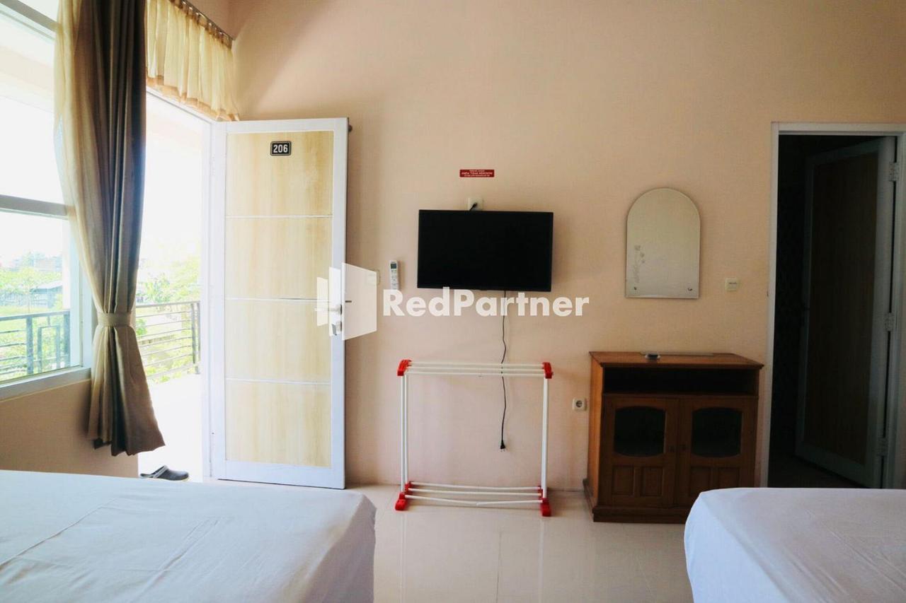 Wisma Suci Syariah Polewali Mandar Mitra Reddoorz Matakali Buitenkant foto
