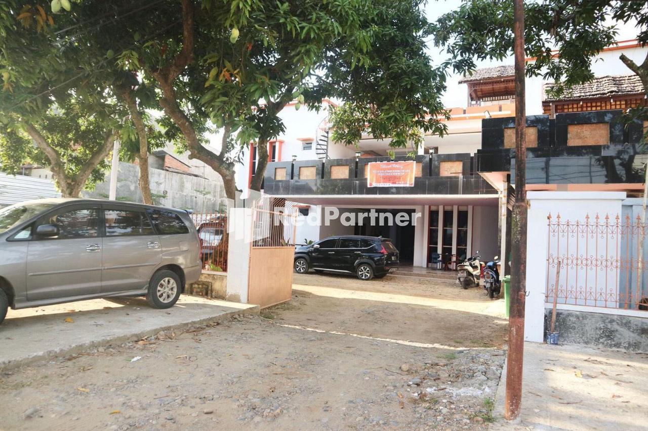 Wisma Suci Syariah Polewali Mandar Mitra Reddoorz Matakali Buitenkant foto