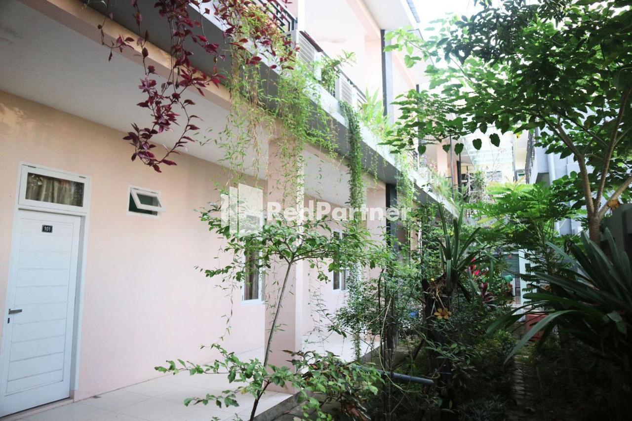 Wisma Suci Syariah Polewali Mandar Mitra Reddoorz Matakali Buitenkant foto
